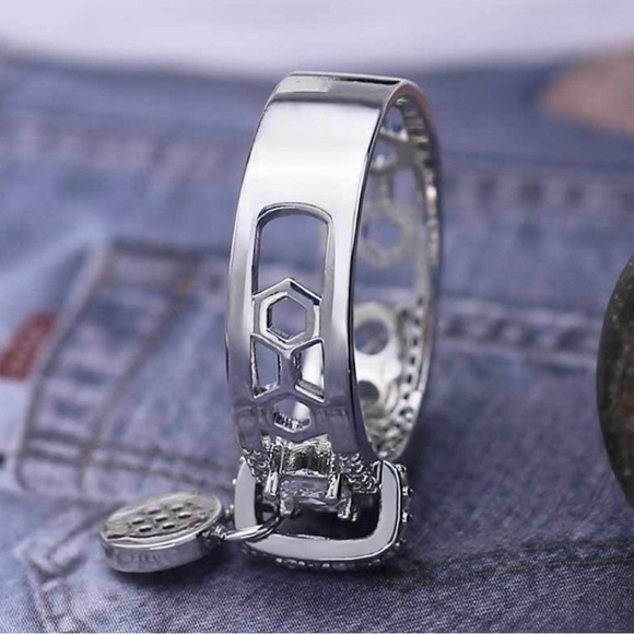 “”Only One Left!!!NEW SILVER COLOR DROP STONE RING - Picture 4 of 7